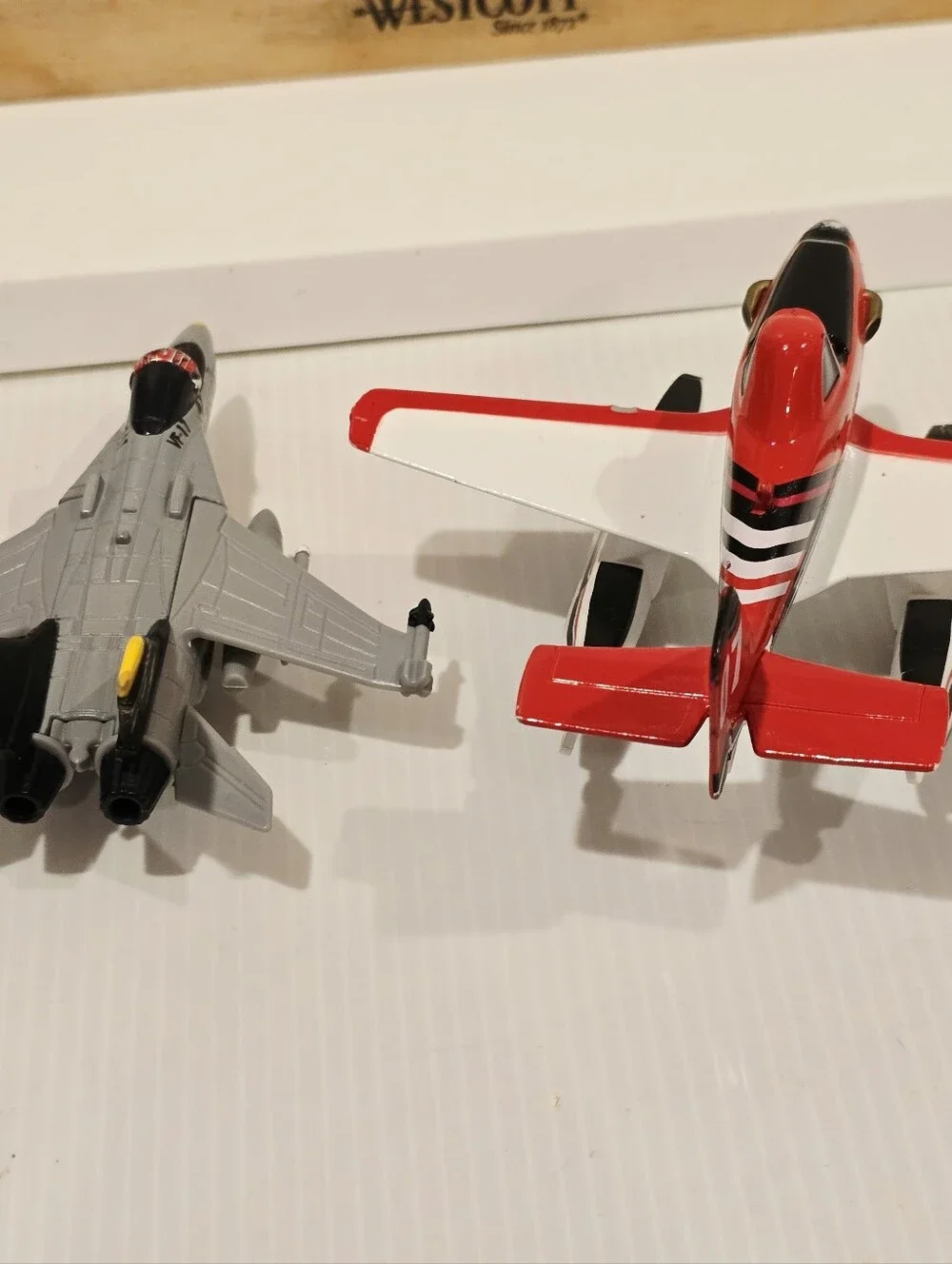 Disney Pixar Deluxe Planes Diecast Aircraft Set Bravo Dusty Crophopper